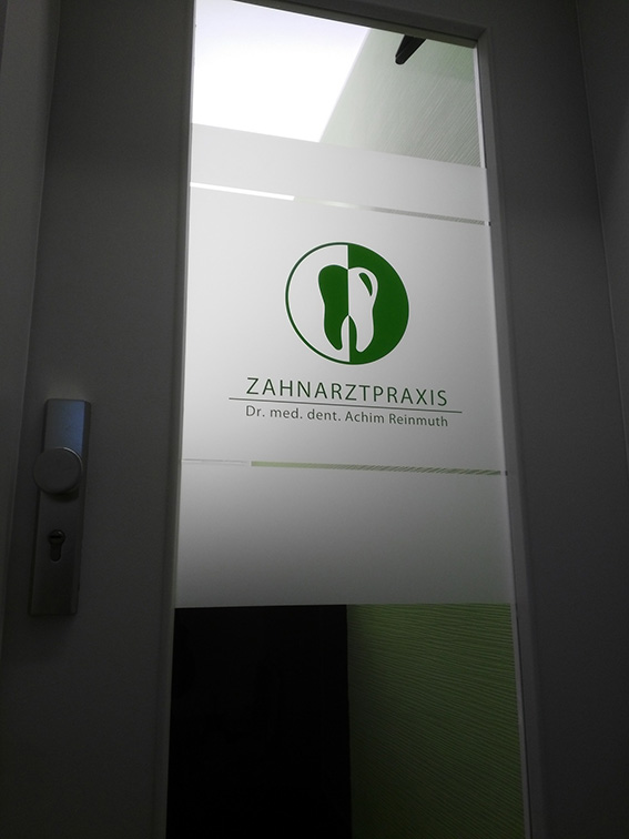 Sichtschutzfolie Logo